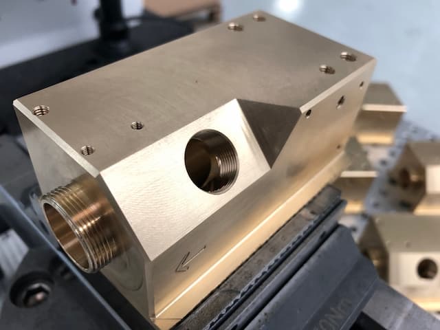 Mecanizado de piezas de latón 3