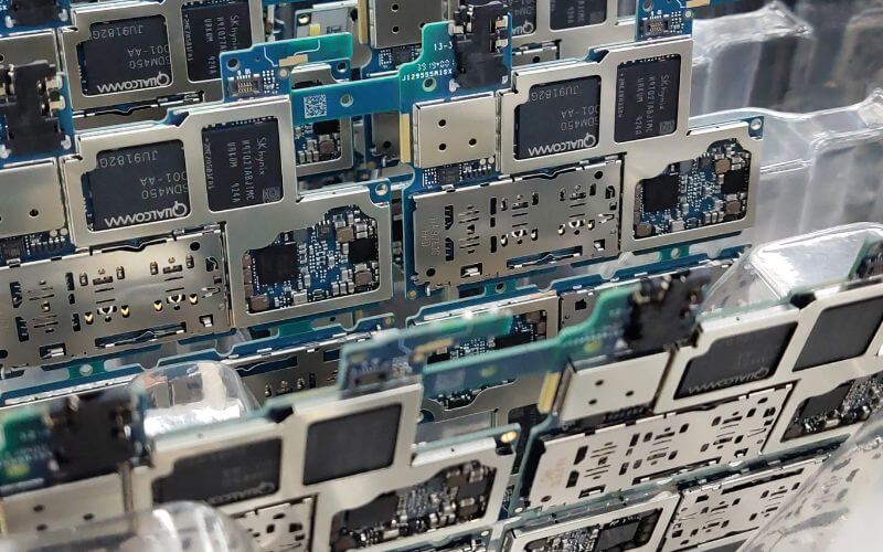 Corte de chapa laser en la industria electronica